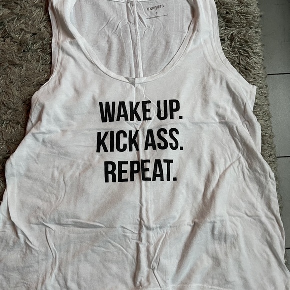 Express Tank Tops (3) - Picture 8 of 10